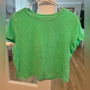 Cute cropped t shirt!!